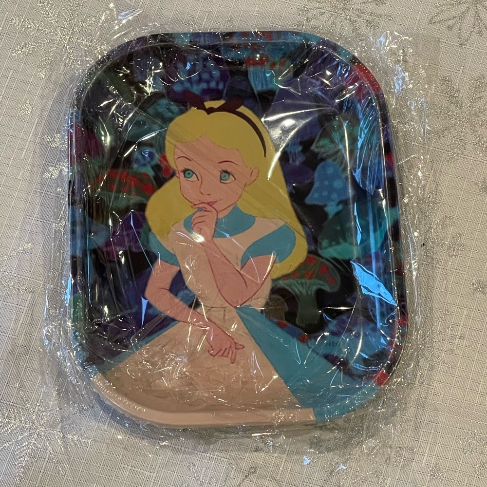 Alice in Wonderland Rolling Tray/Storage Tray - Picture 2 of 2